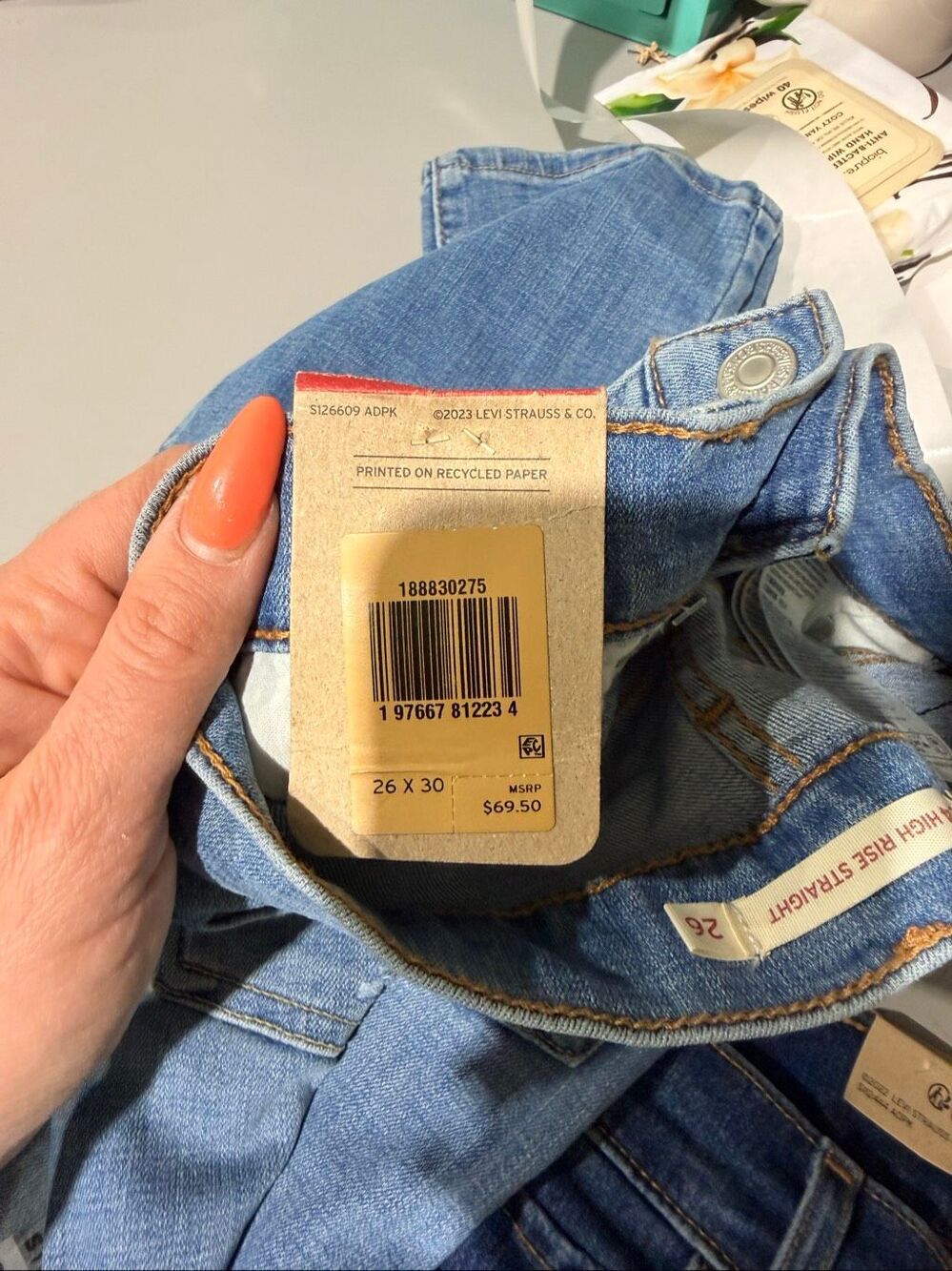 Levi’s 724 High Rise Straight Slim Jeans Wondrous Time Medium Wash 26x30 - Picture 7 of 7
